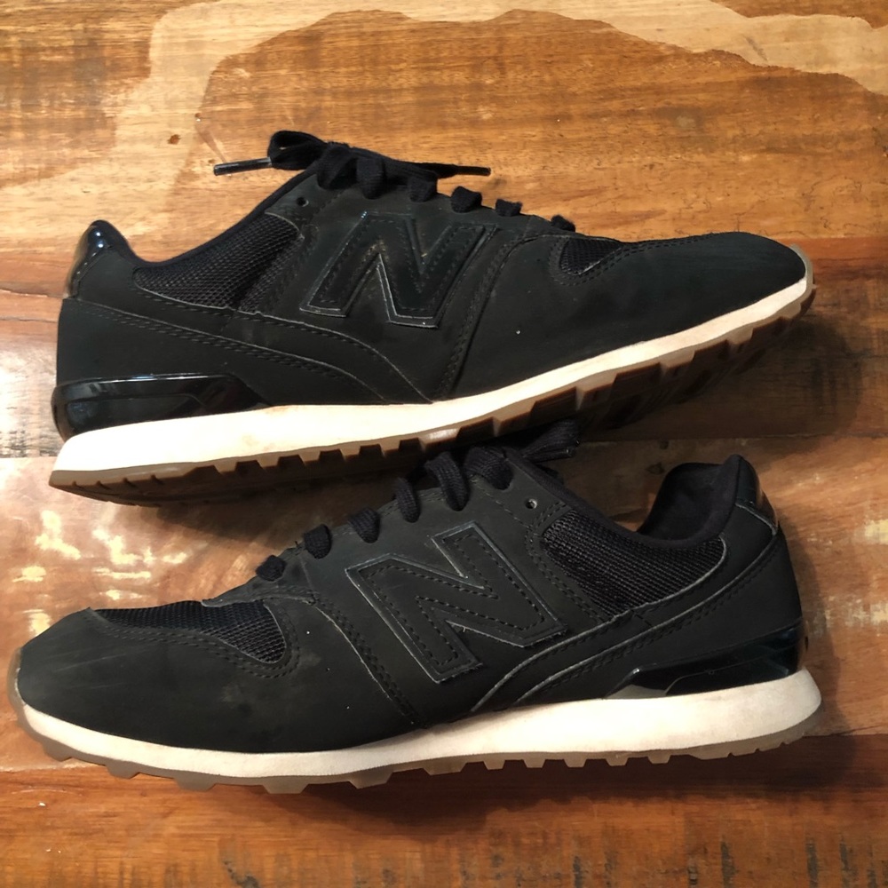 All Black New Balance 696